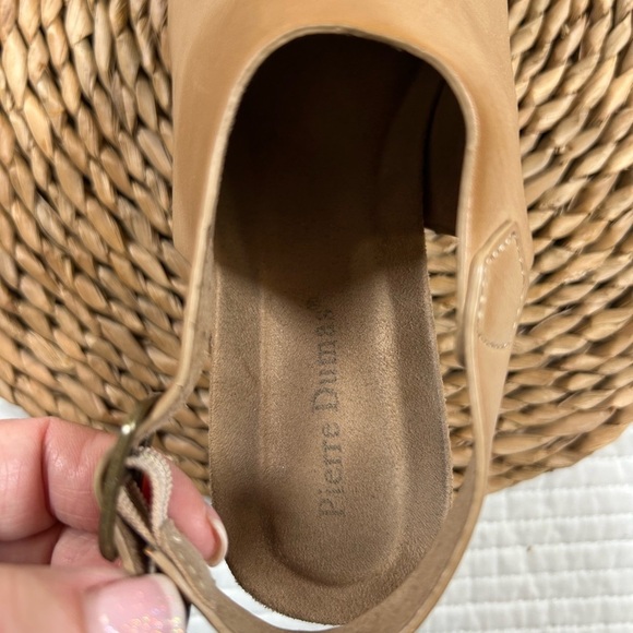 Pierre Dumas Tan Chunky Heel Slingback. Size 9. - Picture 5 of 8